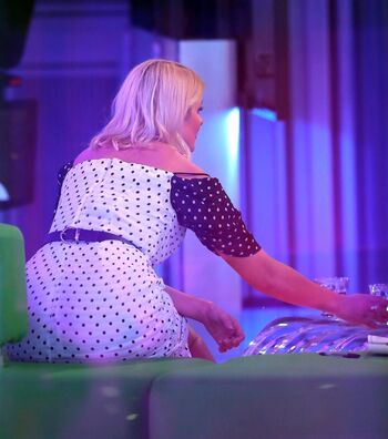 Full leaked Holly willoughby page private photo