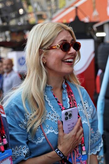 Full leaked Holly willoughby private photo