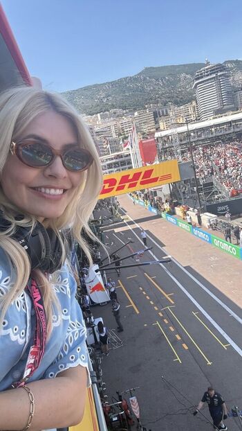 Full leaked Holly willoughby private photo