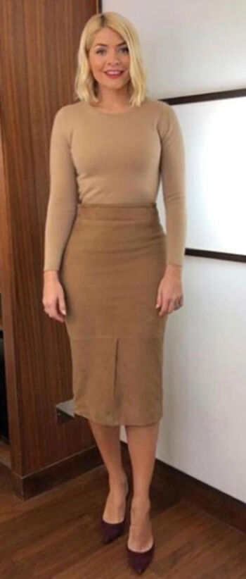 Full leaked Holly willoughby private photo