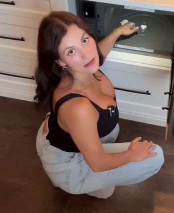 Full leaked Homemaking private photo