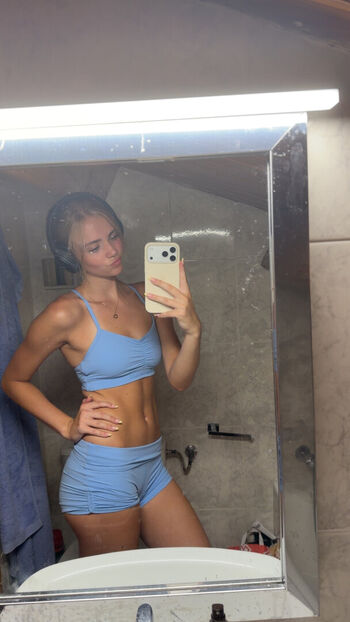 Full leaked Honeeylaurenn private photo