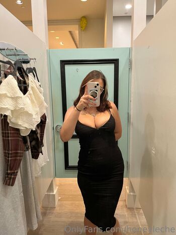 Full leaked Honeyleche private photo