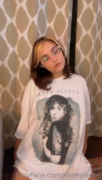 Full leaked Honeyleche private photo