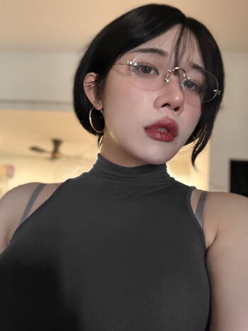 Full leaked Hongbin private photo