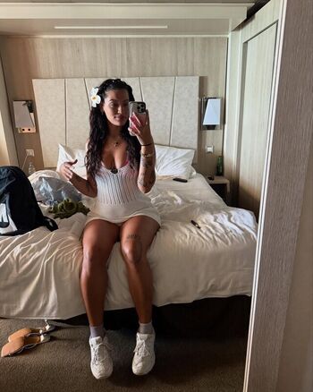 Full leaked Hottitotti private photo