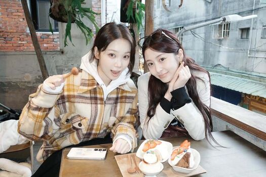 Full leaked Huh yunjin  page private onlyfans photo