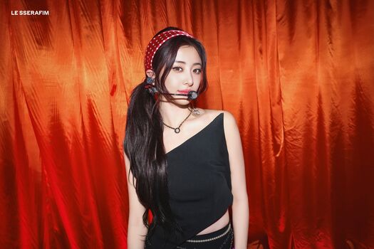 Huh Yunjin 허윤진