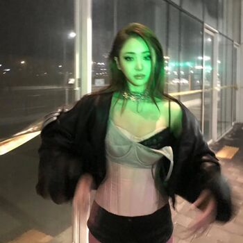 Full leaked Huh yunjin private onlyfans photo