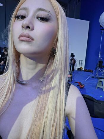 Huh Yunjin 허윤진