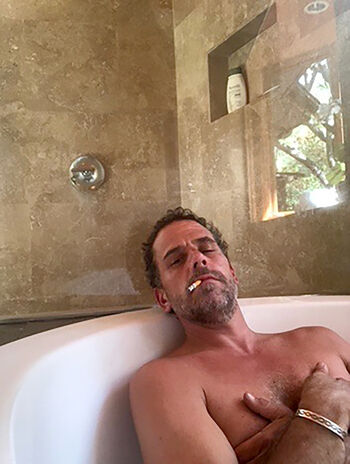 Full leaked Hunter biden private photo