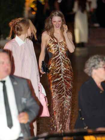 Full leaked Hunter schafer private photo