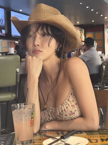Full leaked Hwasa private photo