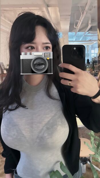 Full leaked Hyo private photo
