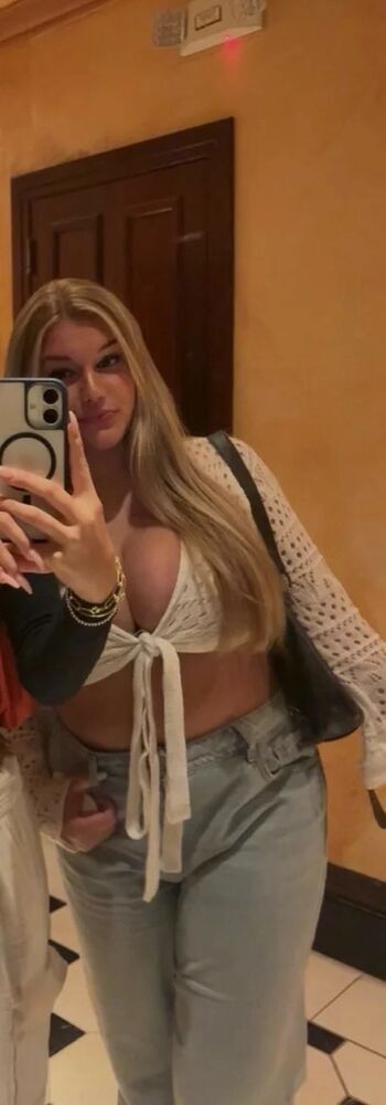 Full leaked Iamavab private photo