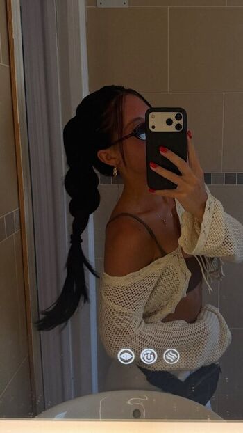 Full leaked Iambaylee private photo