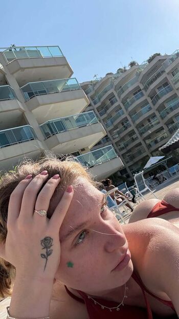 Full leaked Iamcarlavoicu page private photo