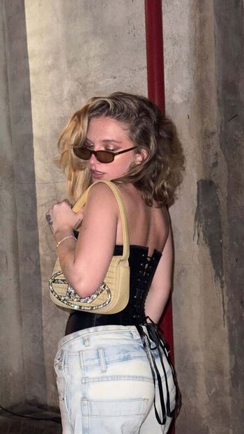 Full leaked Iamcarlavoicu page private photo