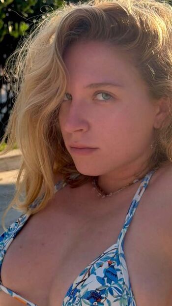 Full leaked Iamcarlavoicu private photo