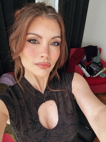 Full leaked Iamcristinini private photo