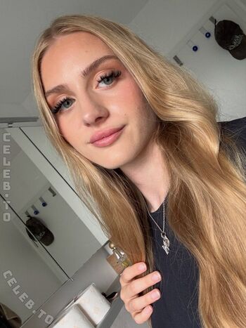 Full leaked Iamnotsure private photo