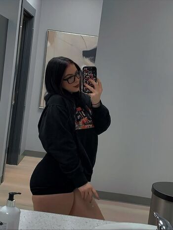 Full leaked Icybxnny page private photo