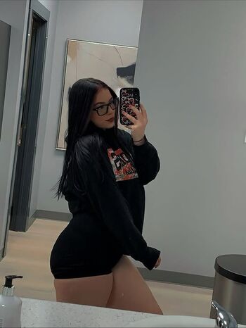 Full leaked Icybxnny private photo