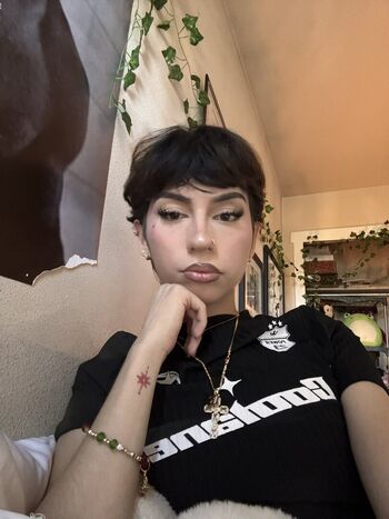 Full leaked Icynrqz private photo