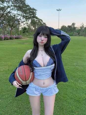 Leaked Idontwannabeyouanymore private photo viral onlyfans