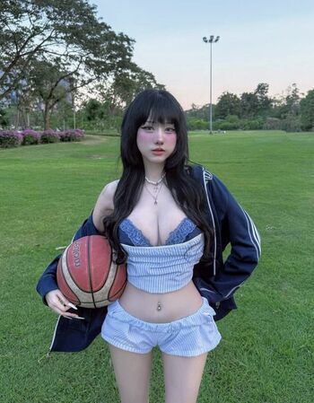 Leaked Idontwannabeyouanymore private photo viral onlyfans