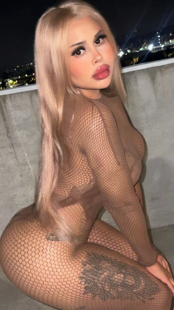 Full leaked Iluvcinnie private photo