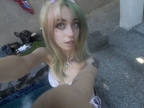Full leaked Iluvmeww page private photo