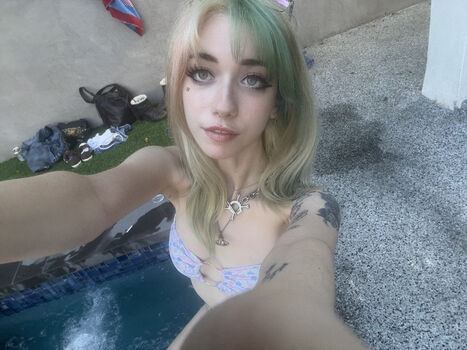 Full leaked Iluvmeww page private photo
