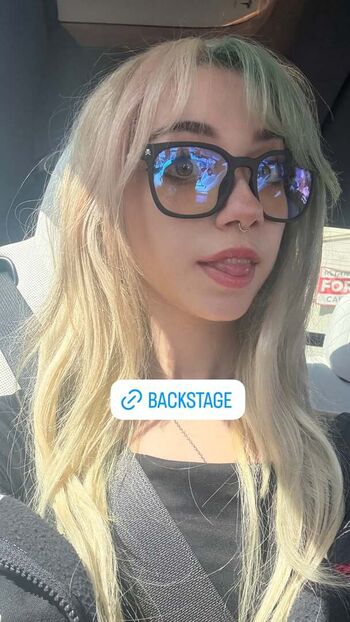 Full leaked Iluvmeww page private photo