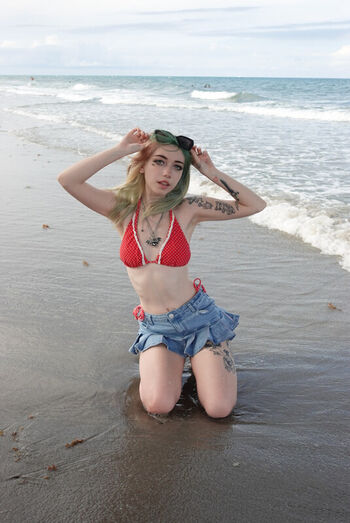 Full leaked Iluvmeww page private photo