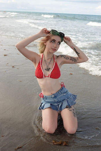 Full leaked Iluvmeww private photo