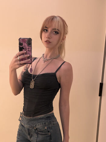 Full leaked Iluvmeww private photo