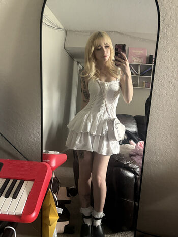 Full leaked Iluvmeww private photo