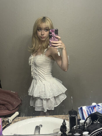 Full leaked Iluvmeww private photo