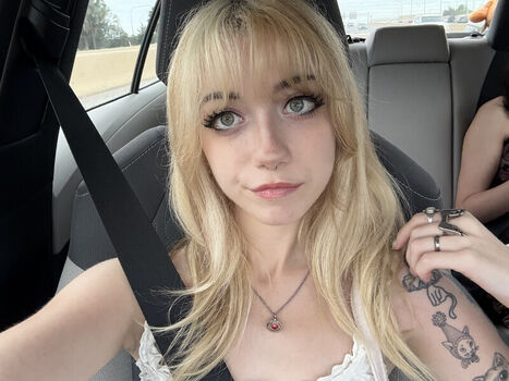 Full leaked Iluvmeww private photo