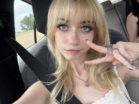 Full leaked Iluvmeww private photo