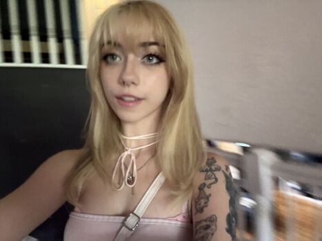 Full leaked Iluvmeww private photo