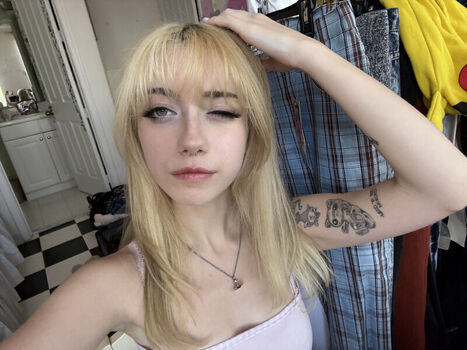 Full leaked Iluvmeww private photo