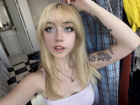 Full leaked Iluvmeww private photo