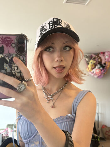 Full leaked Iluvmeww page private photo