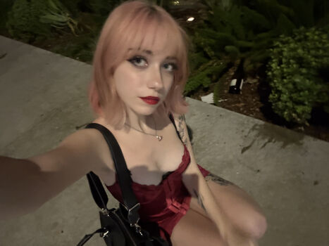Full leaked Iluvmeww page private photo