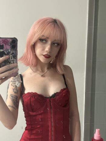 Full leaked Iluvmeww page private photo