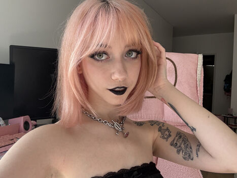 Full leaked Iluvmeww private photo