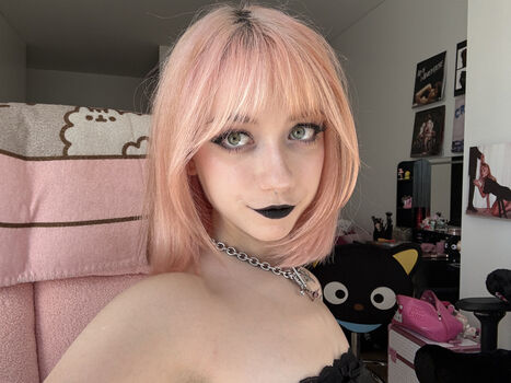 Full leaked Iluvmeww private photo
