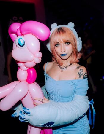 Full leaked Iluvmeww private photo